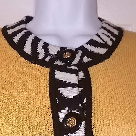 St. John Collection Yellow and Black Cardigan - Picture 6 of 6